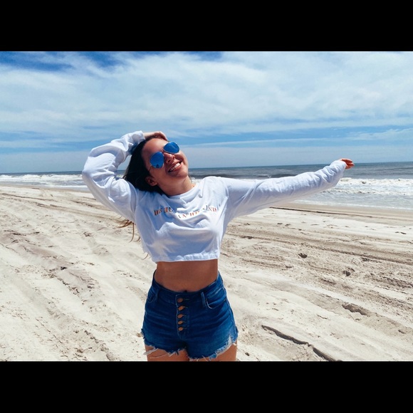 Meet your Posher, Elissa - Picture 2 of 4